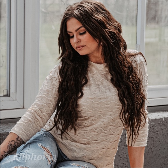 Handmade Lace Back Knit Top - Picture 3 of 3